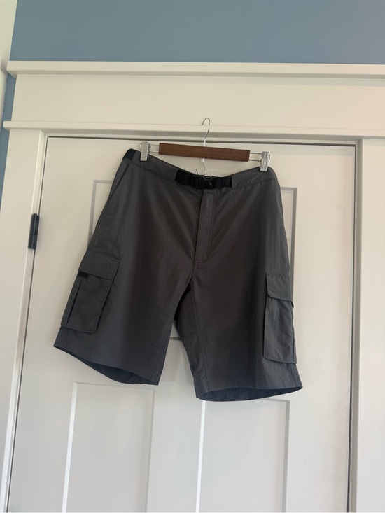 Eastern Mountain Sports Other - NWT Eastern Mountain Sports Gray Camp Cargo Shorts  Size 34